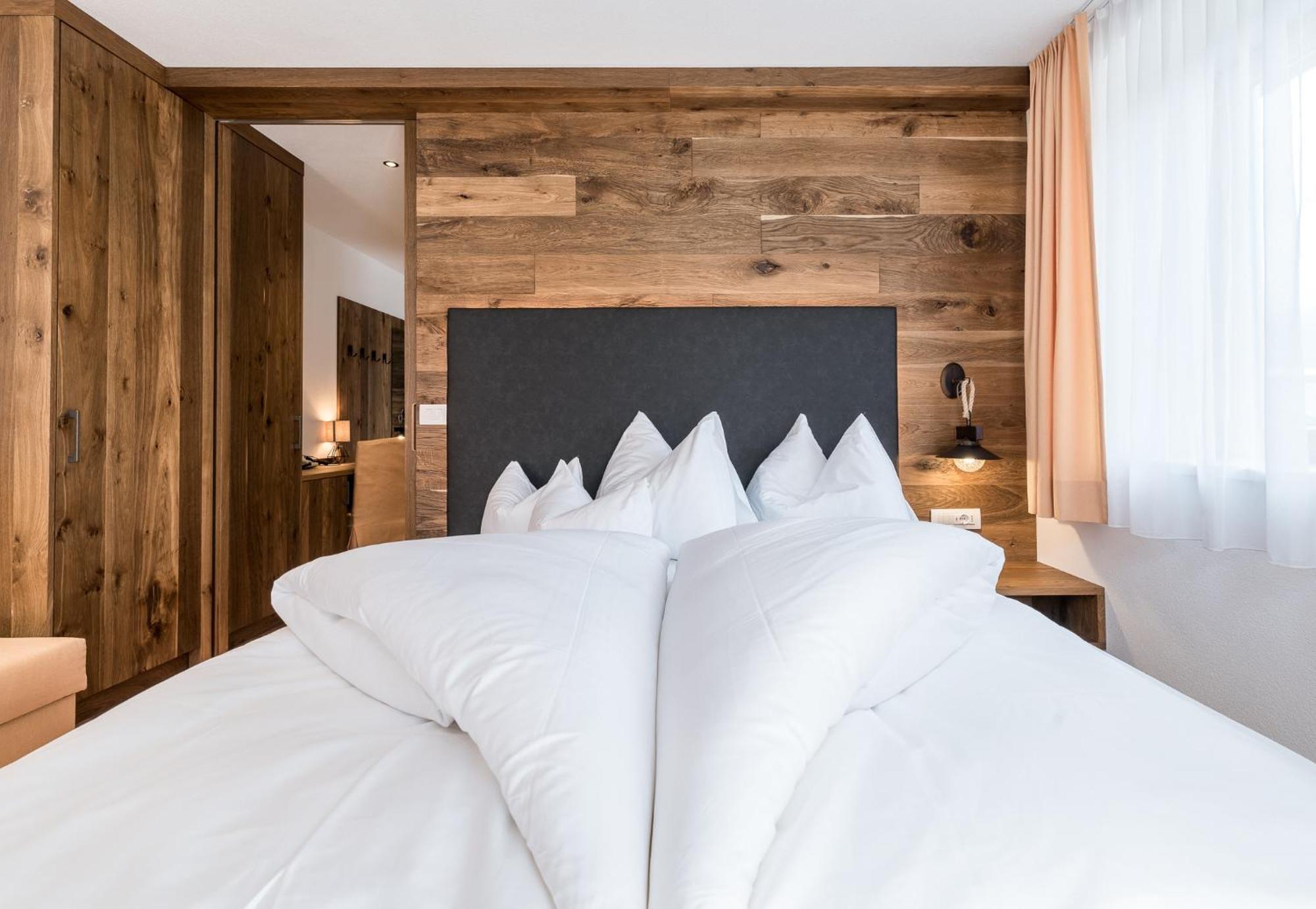 Hotel B&B Feldmessner Брунико Екстериор снимка